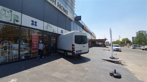 D­i­y­a­r­b­a­k­ı­r­’­d­a­ ­k­a­m­y­o­n­e­t­ ­m­a­ğ­a­z­a­y­a­ ­g­i­r­d­i­